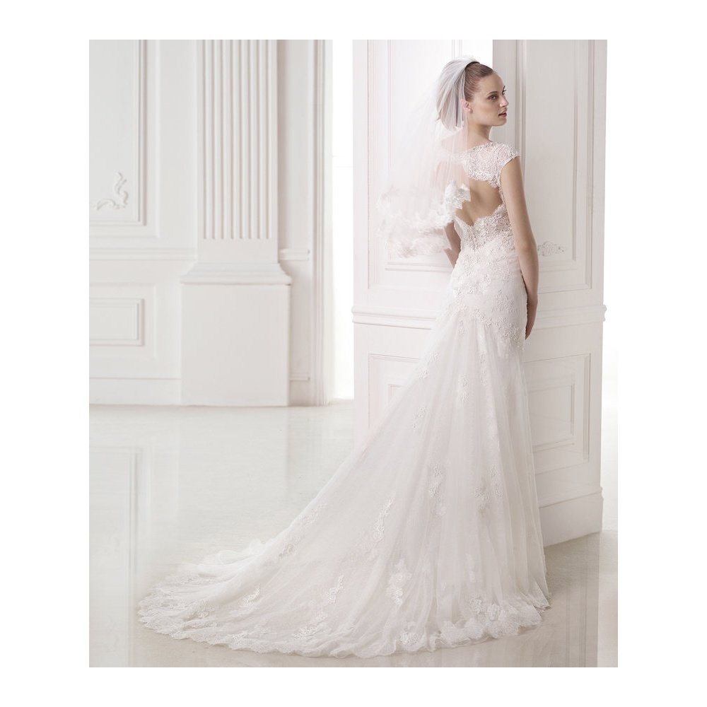 pronovias-mariluz-2015-collection-lace-wedding-dress-p348-1119_image